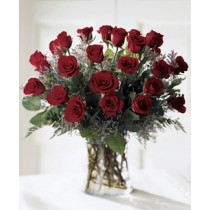 23 Trandafiri rosii in vaza